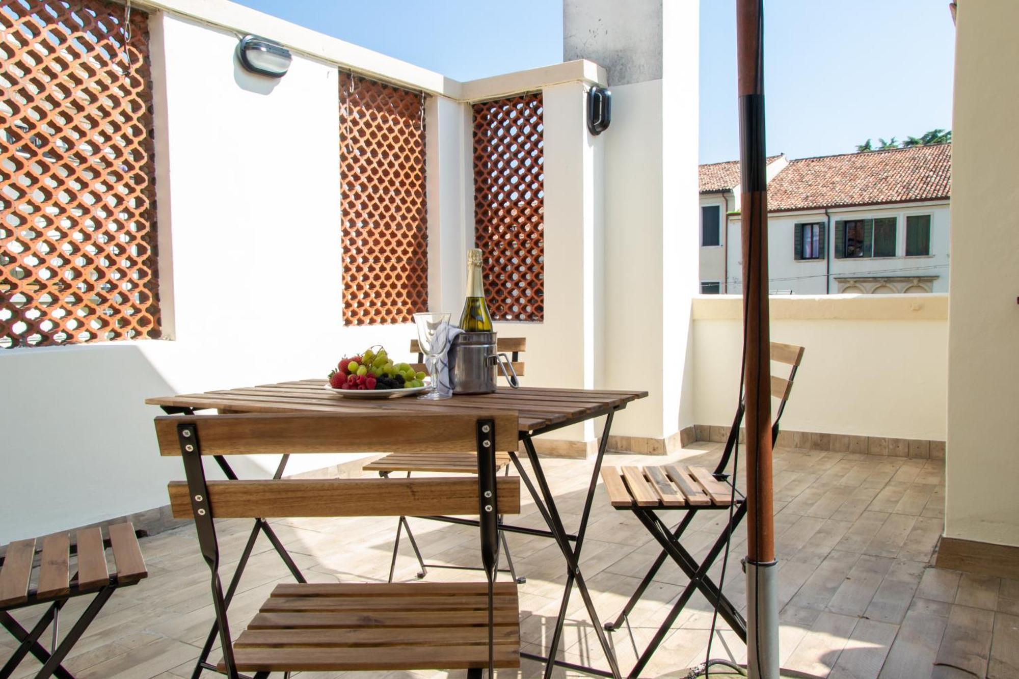Padova Umberto Center Appartments Екстер'єр фото